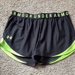 Under Armour Women's Black and Green Shorts